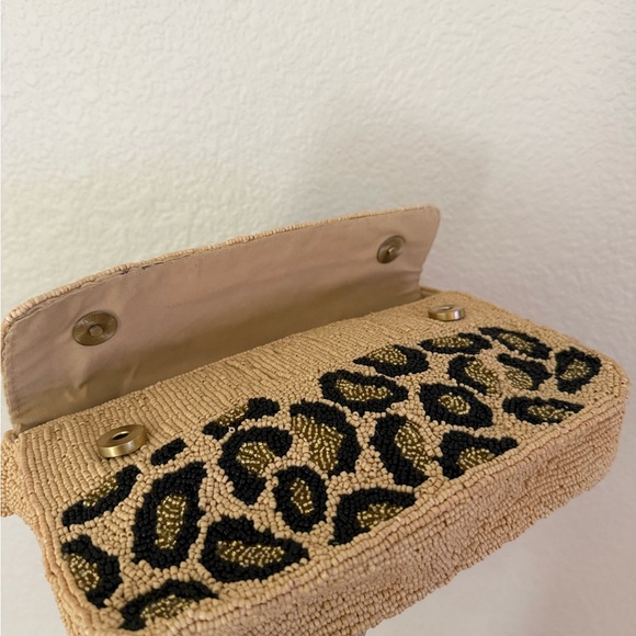 Chic Leopard Pattern Shoulder Bag - Picture 5 of 7